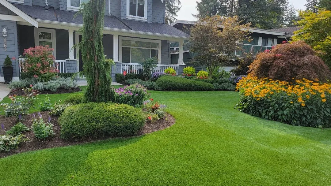 A well trimmed garden and lawn